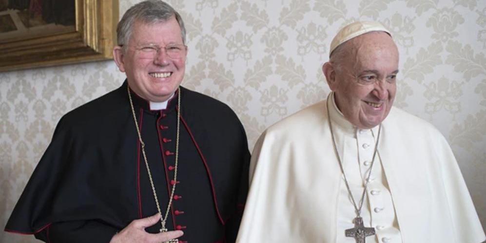 Dom Jaime Spengler ao lado do papa Francisco (Vatican Media)