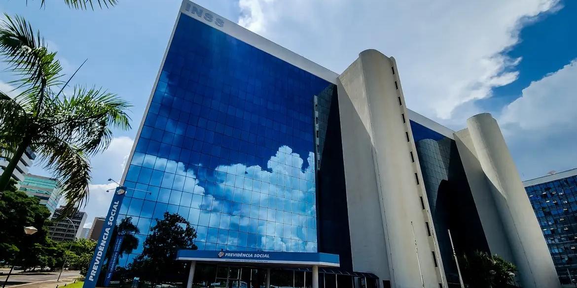 Dinheiro descontado foi quase que integralmente bloqueado, não tendo sido repassado para as entidades (Rafa Neddermeyer/Agência Brasil)
