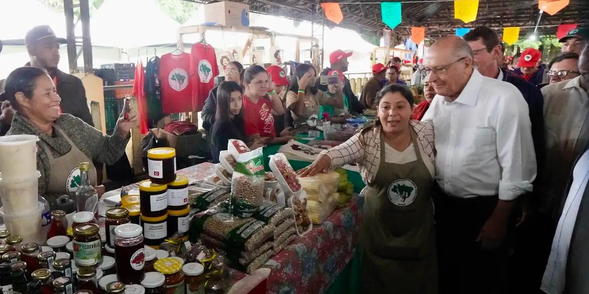 Geraldo Alckmin durante visita a Feira Nacional da Reforma Agrária, em São Paulo (Cadu Gomes/VPR)