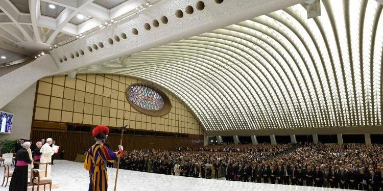 Pontífice recém-eleito lembrou jornalistas presos em todo o mundo e pediu pela libertação de cada um dos profissionais (Vatican Media)