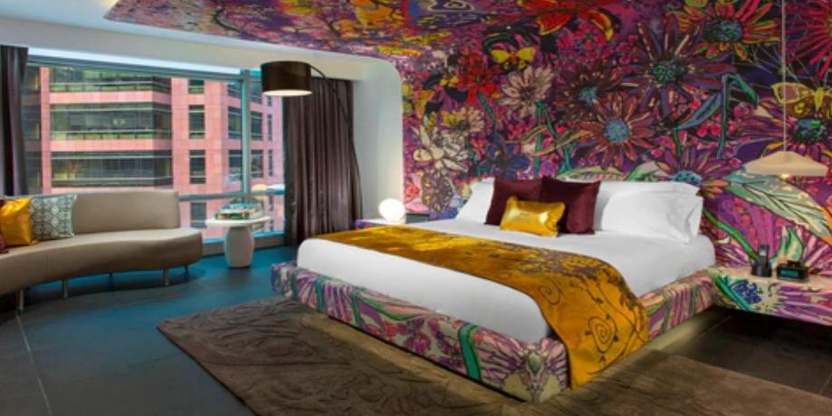 Hotel oferece nada menos do que 168 quartos amplos e luxuosos com um design vibrante e cheio de elementos criativos (Cláudio Lacerda Oliva)