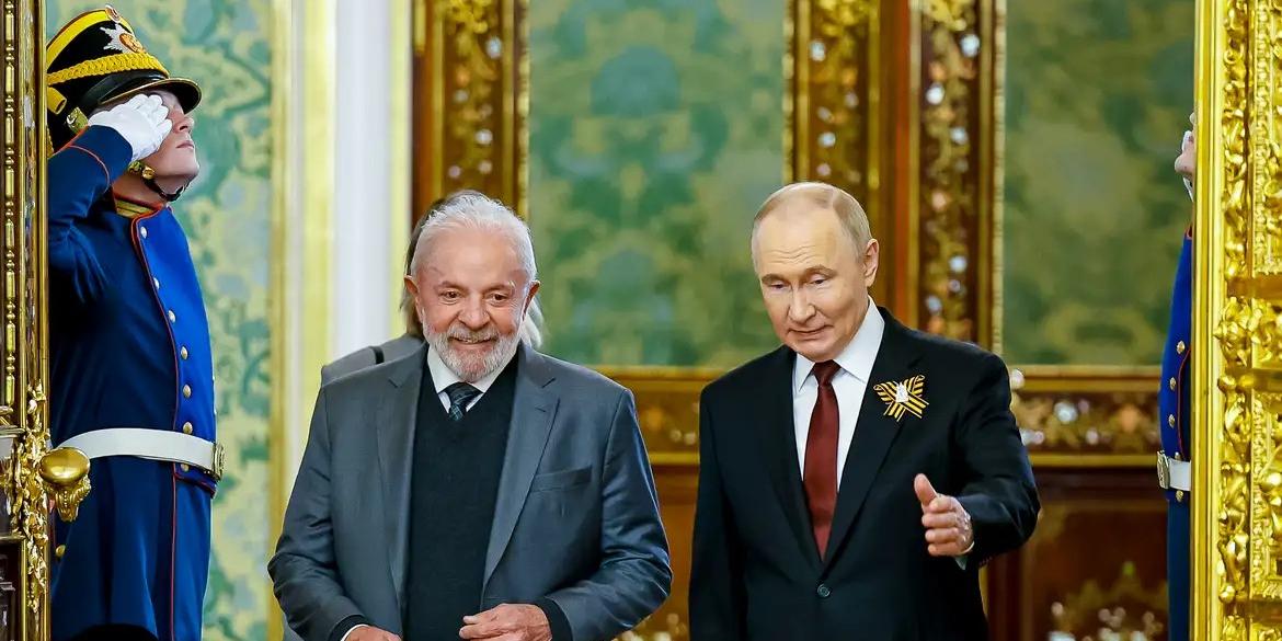 Conversa ocorreu por telefone nesta quarta-feira (14), durante a escala de Lula em Moscou em seu retorno a Brasília. (Ricardo Stuckert / PR)