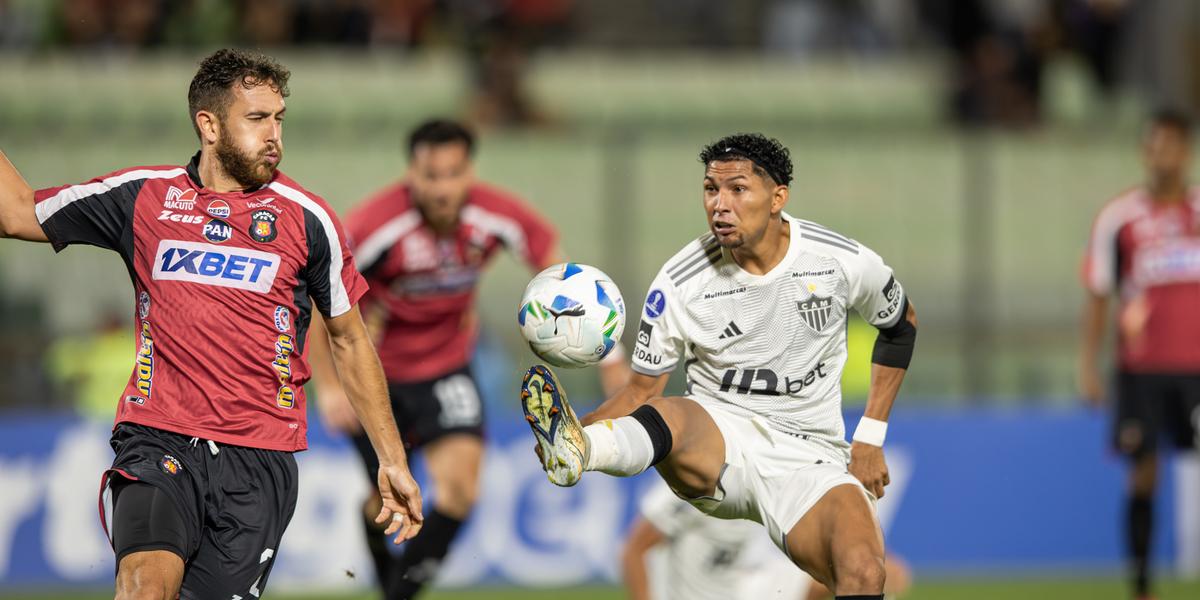 Rony em ação contra o Caracas (Foto: Pedro Souza / Atlético)