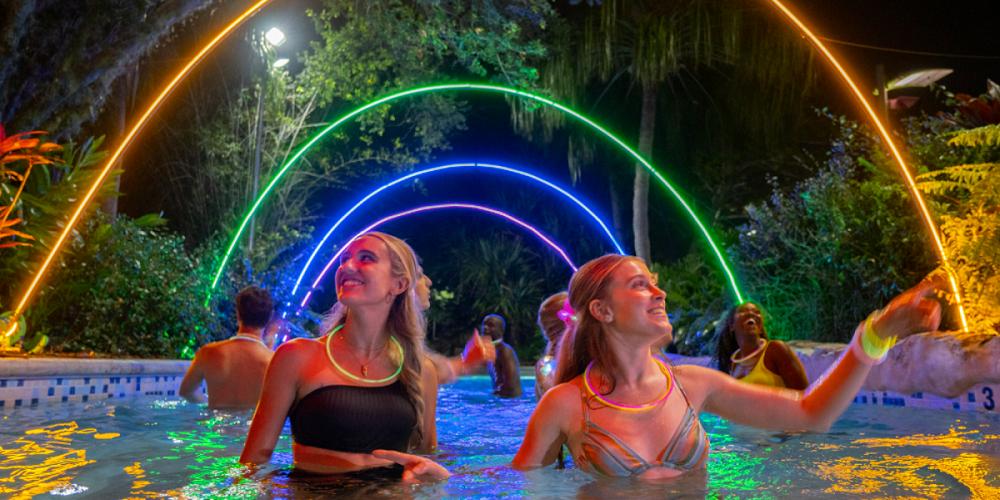 Acontece de 16 de maio a 27 de setembro em noites selecionadas (Aquatica Orlando/Divulgação)