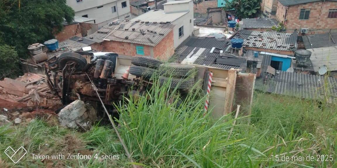 Não há informações do que poderia ter causado o acidente (Guarda Civil de Contagem)