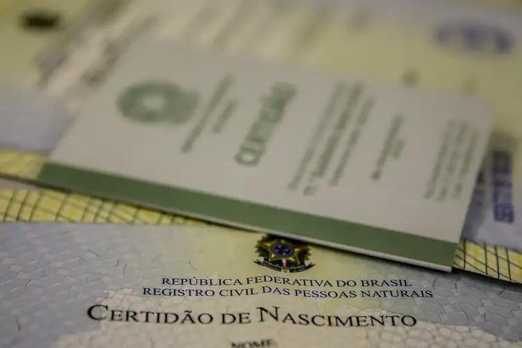 Emissão da primeira via da certidão de nascimento é gratuita para todos os que nascem no país (Marcello Casal Jr/Agência Brasil)