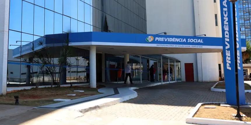 Na semana passada, a AGU pediu à Justiça Federal o bloqueio de R$ 2,56 bilhões em bens de 12 entidades associativas (José Cruz/Agência Brasil)