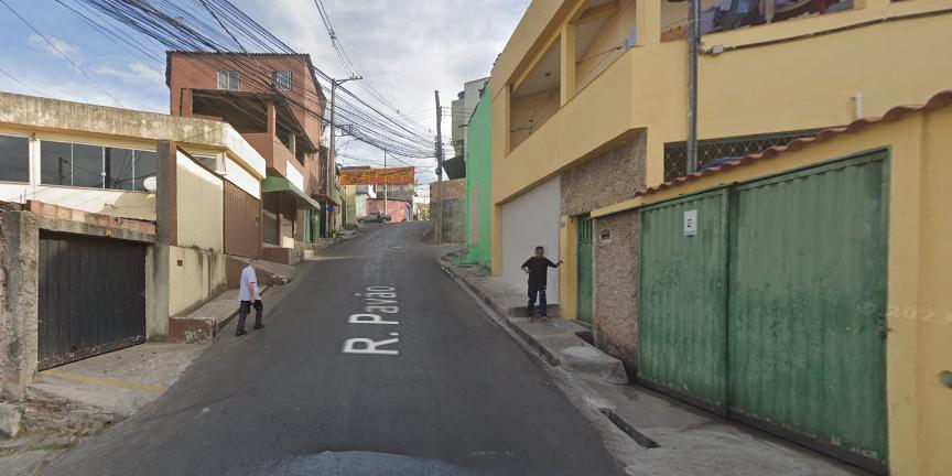 Corpo de Bombeiros atendeu à ocorrência na rua do Pavão (Divulgação / CBMMG)