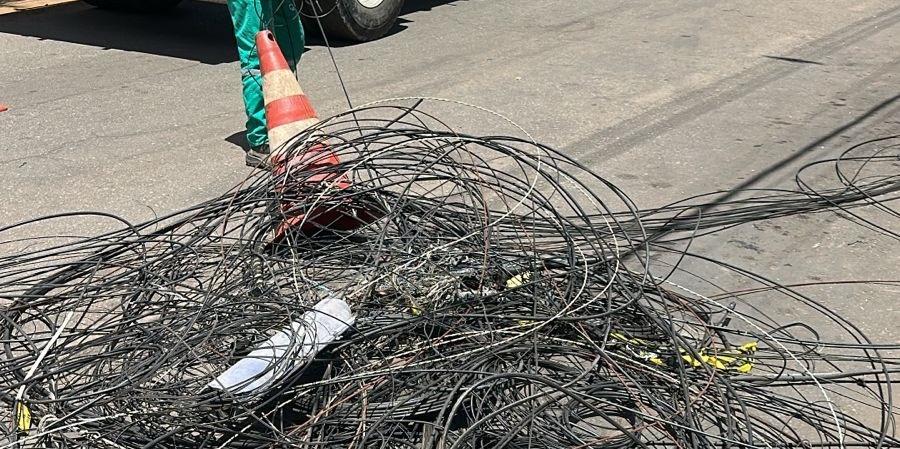 Cemig está intensificando combate a cabos de empresas de telecom instalados irregularmente (Divulgação / Cemig)