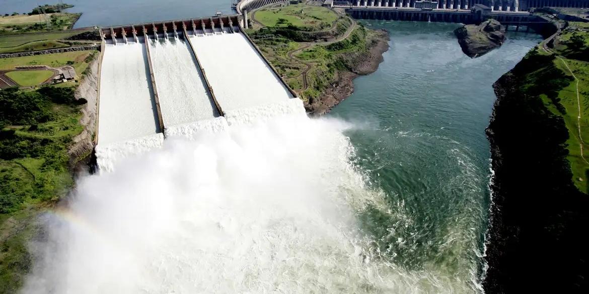 Usina hidrelétrica de Itaipu fornece energia a mais de 20 milhões de pessoas no Brasil (Caio Coronel/Itaipu)