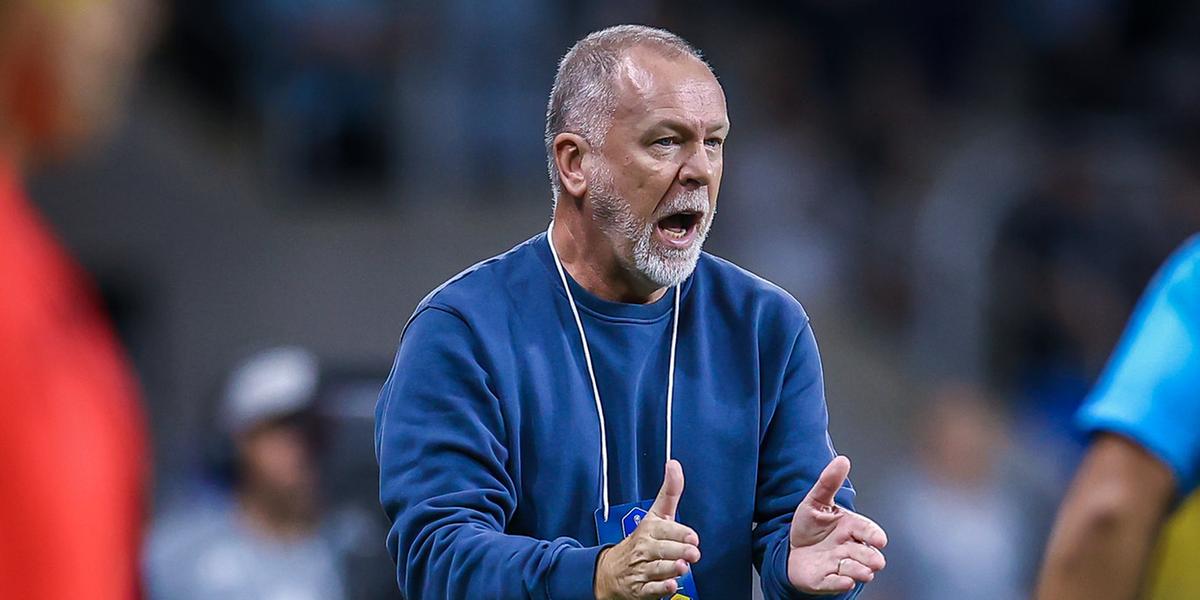 Tragédia atingiu a família do treinador do Grêmio (LUCAS UEBEL/GREMIO FBPA)