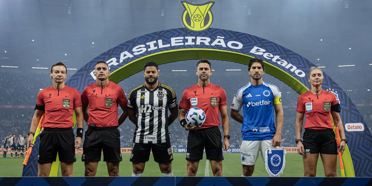 Arbitragem do clássico é detonada pela torcida celeste (Pedro Souza / Atlético)