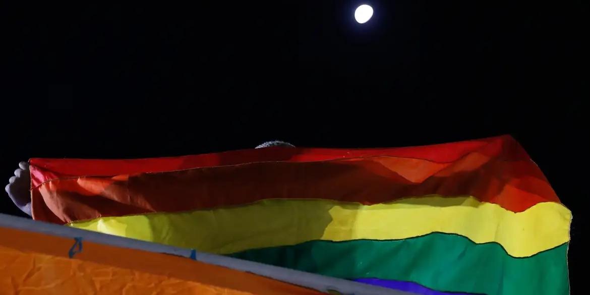 Somente de 2022 para 2023, os casos de violência contra homossexuais e bissexuais aumentaram 35% (Fernando Frazão/Agência Brasil)
