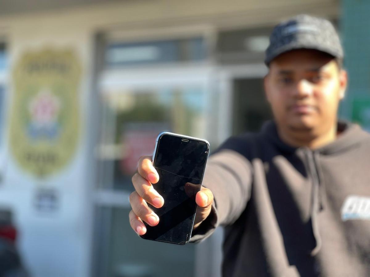 Johnny Carlos, de 17 anos, foi vítima de roubo de celular em 2023 (Valéria Marques/ Hoje em Dia)