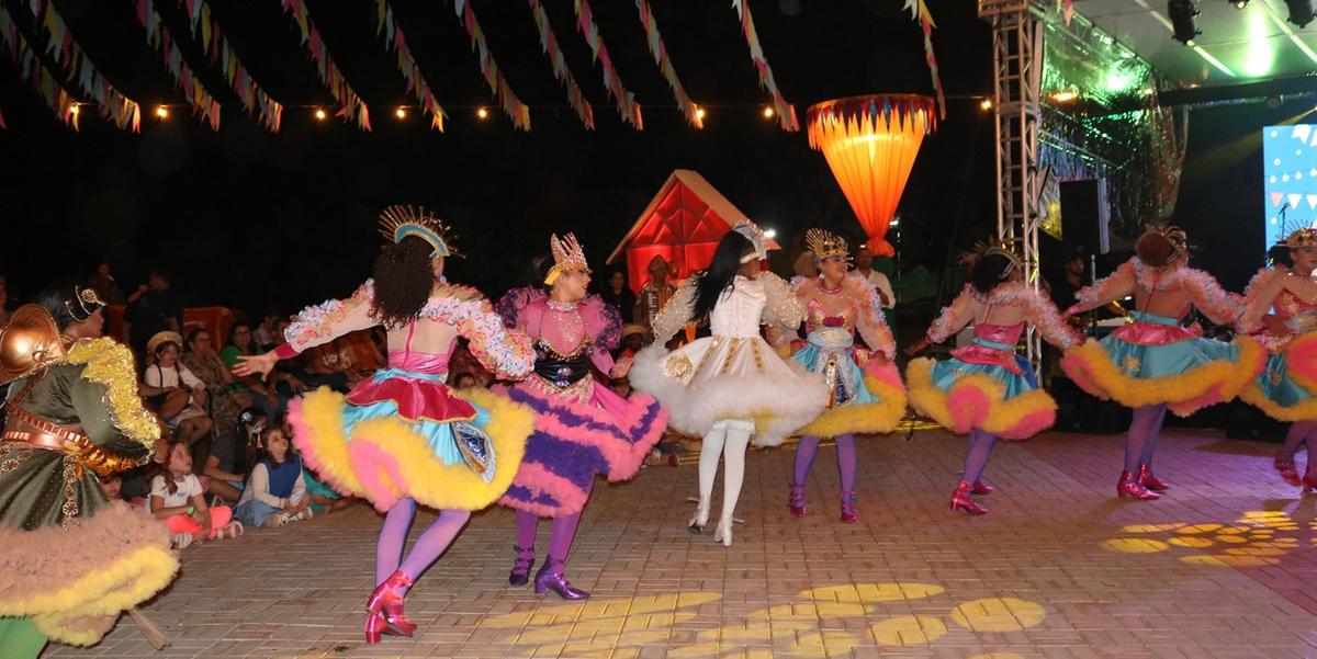 Resort se transformará num cenário encantado, onde bandeirinhas, fogueiras e atividades temáticas animadas irão homenagear Alceu Valença, Elba Ramalho e Geraldo Azevedo (Malai Manso / Divulgação)