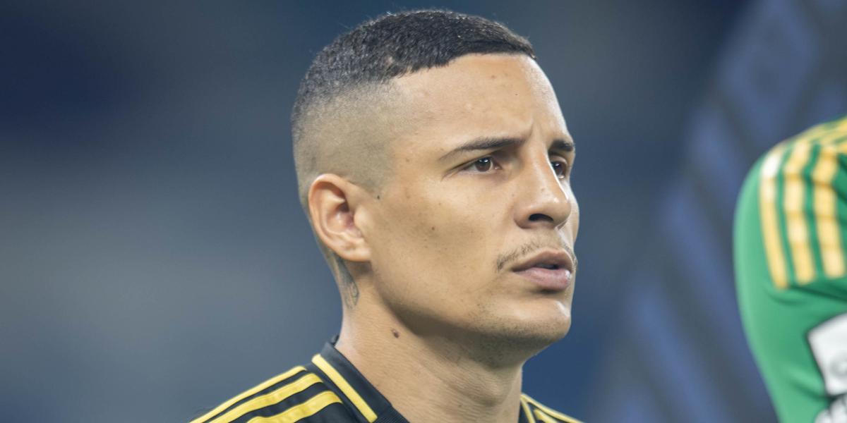 Lateral sofreu nova lesão muscular na partida contra o Cruzeiro (Foto: Pedro Souza / Atlético)