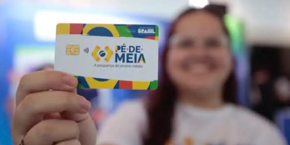 Para receber as outras nove parcelas mensais, os estudantes do ensino regular devem frequentar, no mínimo, 80% das aulas (MEC/Divulgação)