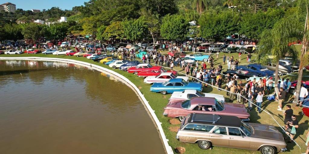 Evento terá estandes de peças para restauração, artigos colecionáveis, praça de alimentação e área de leilões, além da exposição de veículos
pré-guerra