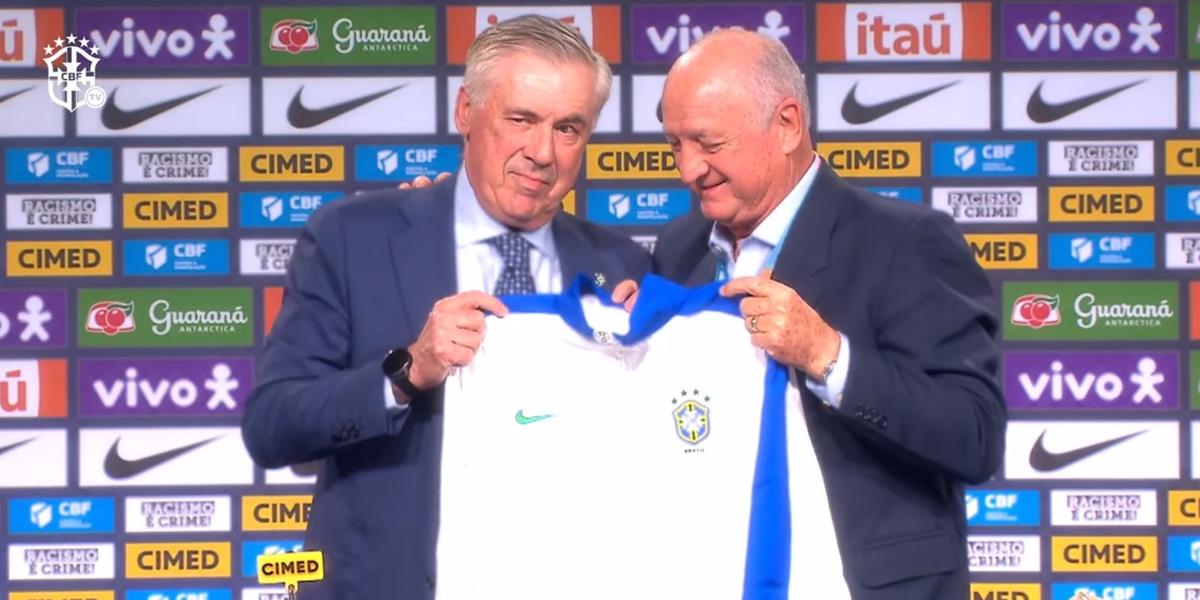 Ancelotti foi recpecionado por Felipão durante apresentação (Reprodução / Youtube CBF)