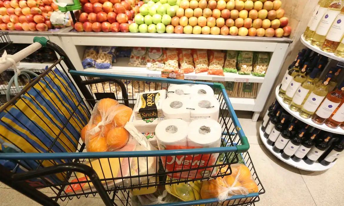 Dados são da plataforma Cesta de Consumo Neogrid & FGV IBRE, que monitora a variação dos preços nas oito maiores capitais brasileiras em população (Valter Campanato/Agência Brasil)