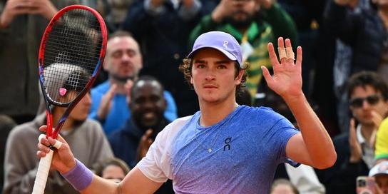 Brasileiro estreou com vitória sobre Hubert Hurkacz, nº 28 do mundo (X do Roland Garros)