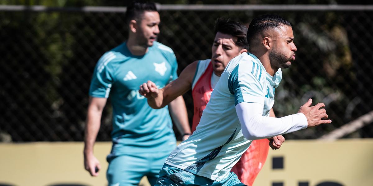 Atacante de beirada pode ser reforço da Raposa no domingo (Foto: Gustavo Aleixo/Cruzeiro)