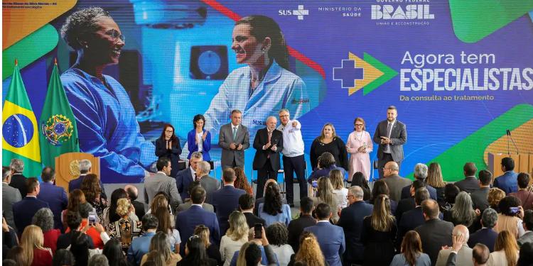Programa prevê dez ações, entre elas, o credenciamento de instituições privadas (Fábio Rodrigues-Pozzebom / Agência Brasil)
