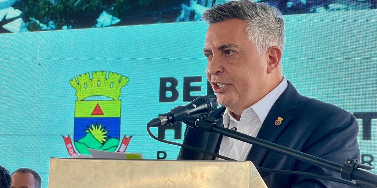 Prefeito de BH, Álvaro Damião, assina termo de municipalização do Anel Rodoviário (Valéria Marques / Hoje em Dia)