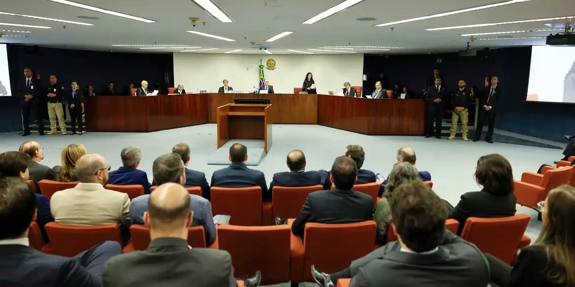 Moraes marcou para a próxima segunda-feira (9) o início dos interrogatórios dos oito réus no caso, incluindo o próprio Bolsonaro e sete de seus ex-ministros e auxiliares próximos, entre civis e militares (Rosinei Coutinho/STF)