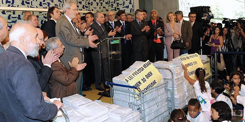 Movimento conseguiu atender as exigências para lei de iniciativa popular ao reunir mais de 1,5 milhão de assinaturas (Rodolfo Stuckert/CD)