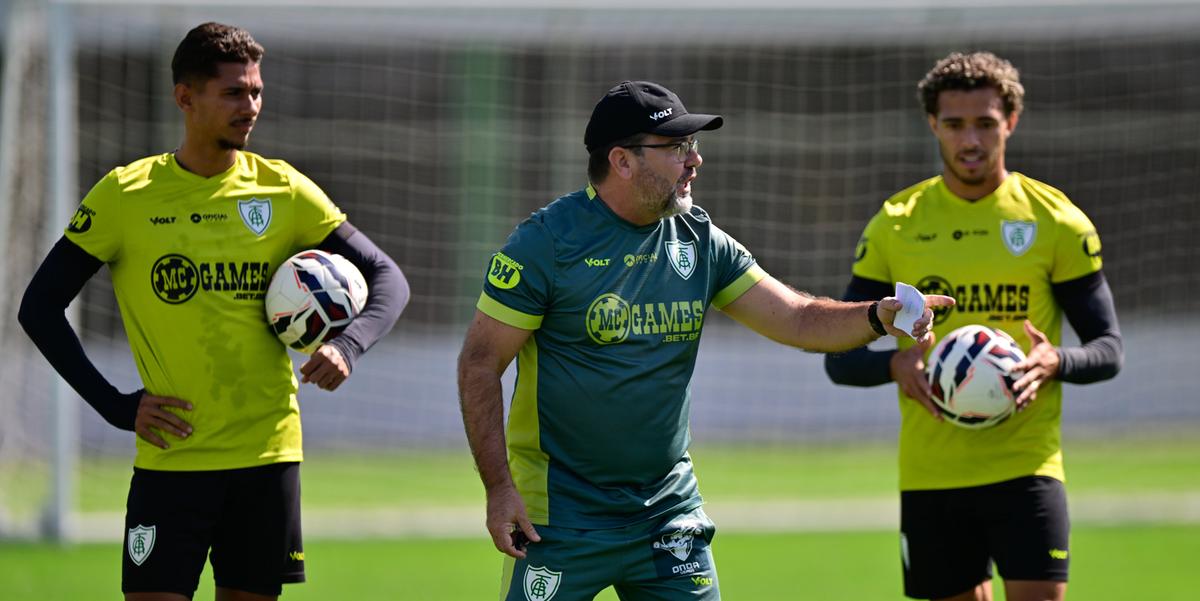 Enderson Moreira inicia trabalhos no América com avaliação do elenco atual (Mourão Panda / América)