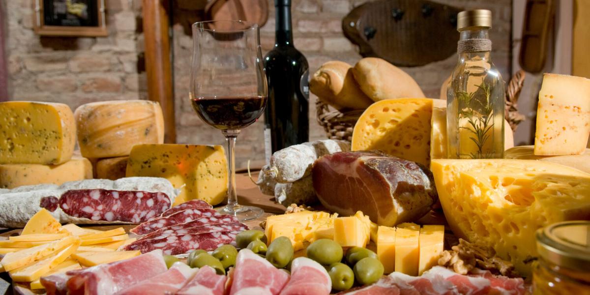 Córdoba se destaca pelas paisagens e atrações turísticas, mas também por uma culinária que expressa a identidade local de forma única (Córdoba / divulgação)