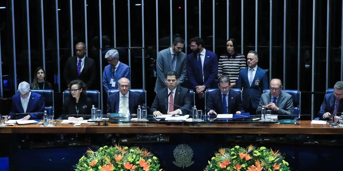 Presidente da República em exercício, o vice-presidente Geraldo Alckmin, defendeu no plenário do Senado, diante de representantes de parlamentos de 15 países do Brics, que a ampliação do grupo exige seu fortalecimento institucional (Lula Marques/Agência Brasil)
