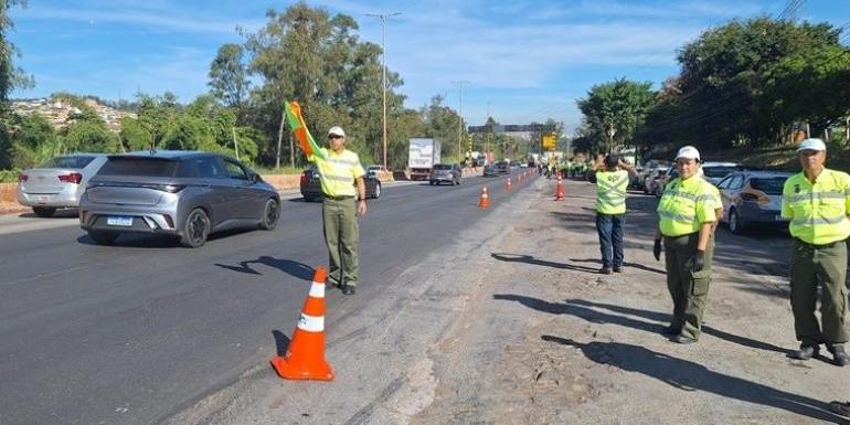 Cerca de 60 agentes estão participando do treinamento que vai até esta 5ª feira (PBH / divulgação)