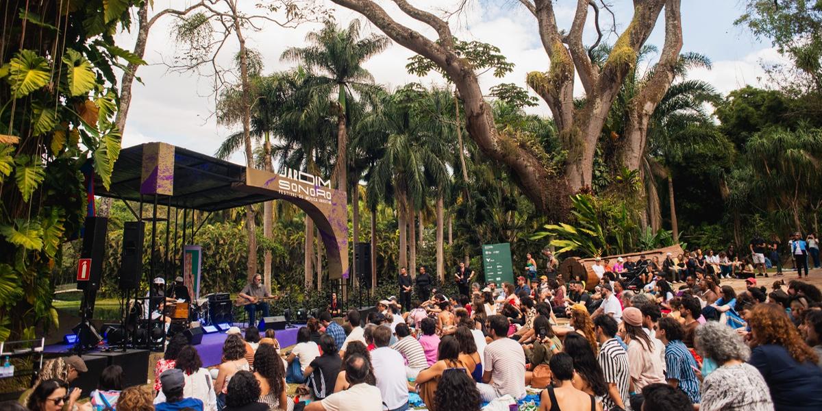 Público prestigiou a estreia do festival, em 2024 (Daniela Paolliello/divulgação Doizum Comunicação)