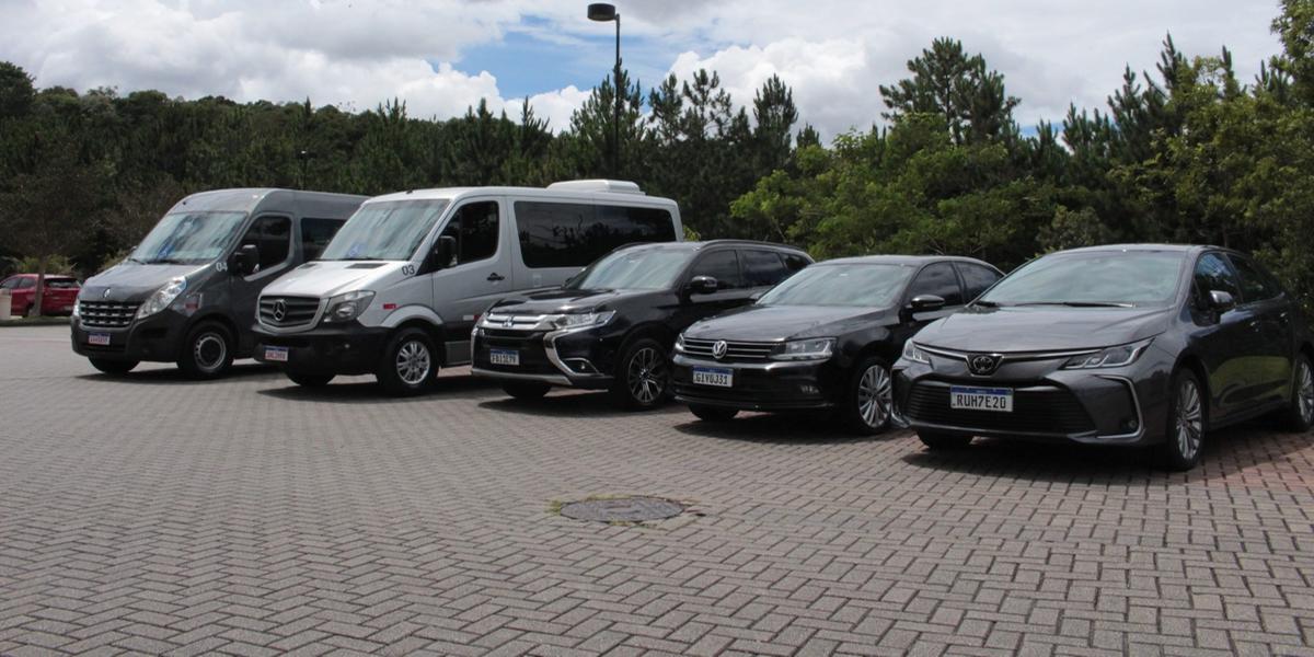 Passageiro é retirado em casa, hotel ou local de origem, em carros equipados com água, guloseimas, ar-condicionado (Aero Service / divulgação)