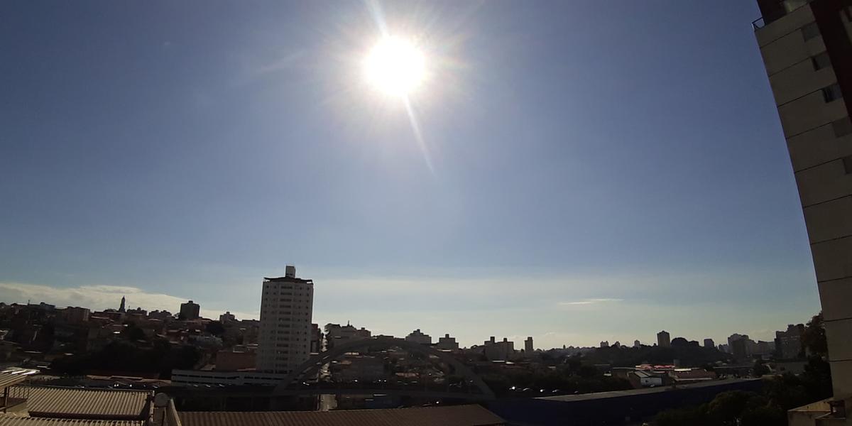 Belo Horizonte com sol pela manhã, mas com previsão de dia nublado (Angel Drumond)