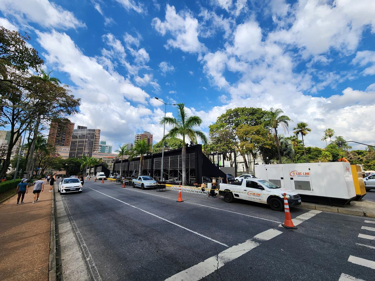 Trânsito modificado nas imediações da Praça da Liberdade (Maurício Vieira)