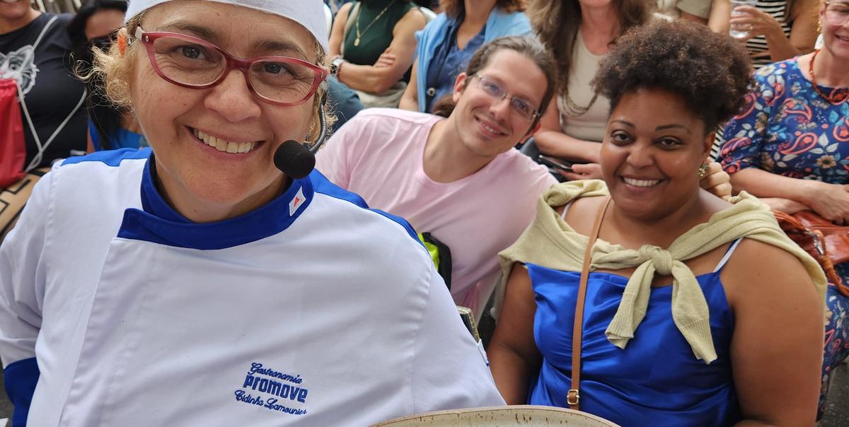 Chef Cidinha Lamounier apresenta prato que mistura Minas Gerais e Portugal durante Festa de Portugal, em BH (Maurício Vieira / Hoje em Dia)