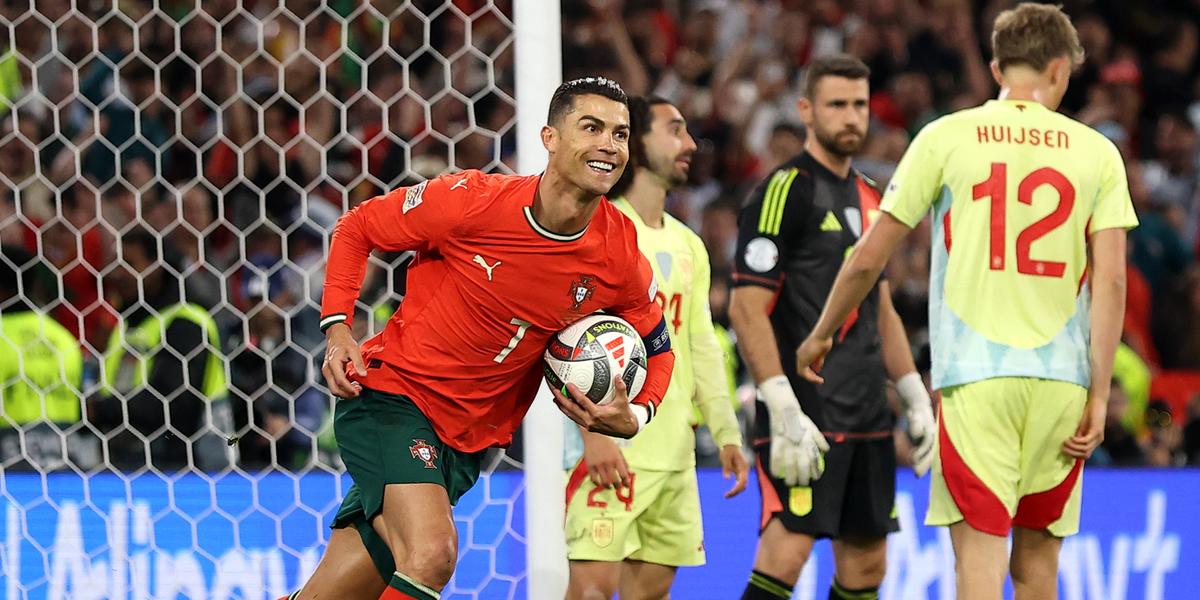 CR7 marcou o gol do empate e ajudou Portugal a ganhar o título (X da Euro Uefa)
