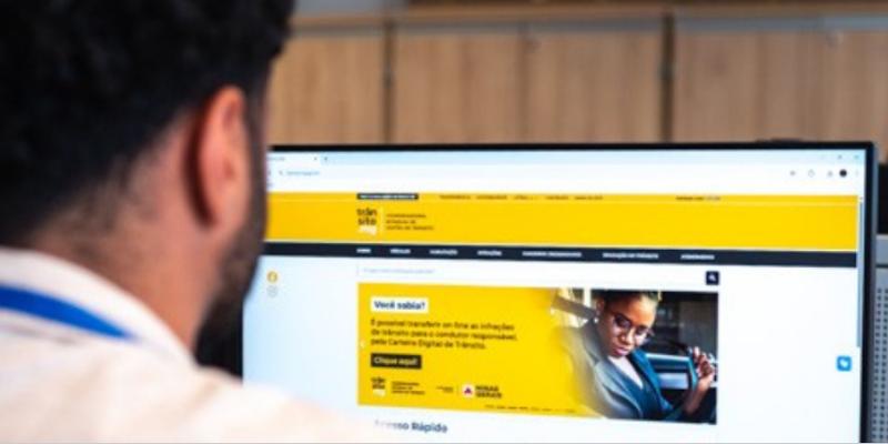 Por meio do portal, o cidadão tem acesso ao agendamento de exames, pagamento de multas (Seplag / divulgação)
