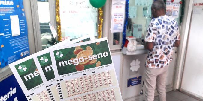 Mega sorteia prêmio acumulado nesta terça (Maurício Vieira / Hoje em Dia)
