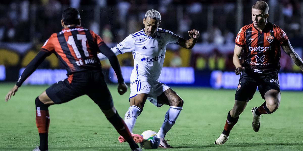 Cruzeiro busca vencer fora de casa para chegar à liderança da competição (Foto: Gustavo Aleixo/Cruzeiro)