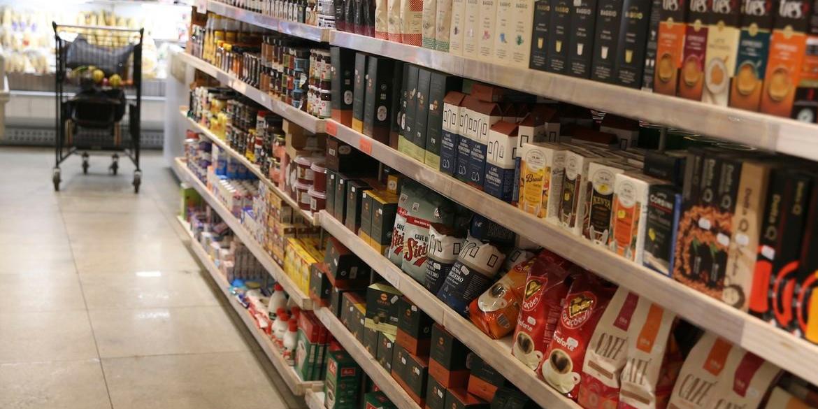 Varejo tem queda de 0,4% em abril (Valter Campanato/Agência Brasil)