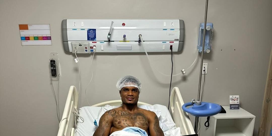 Jamerson passou por procedimento cirúrgico logo após sair da partida contra o Cruzeiro (Reprodução/ Redes Sociais)