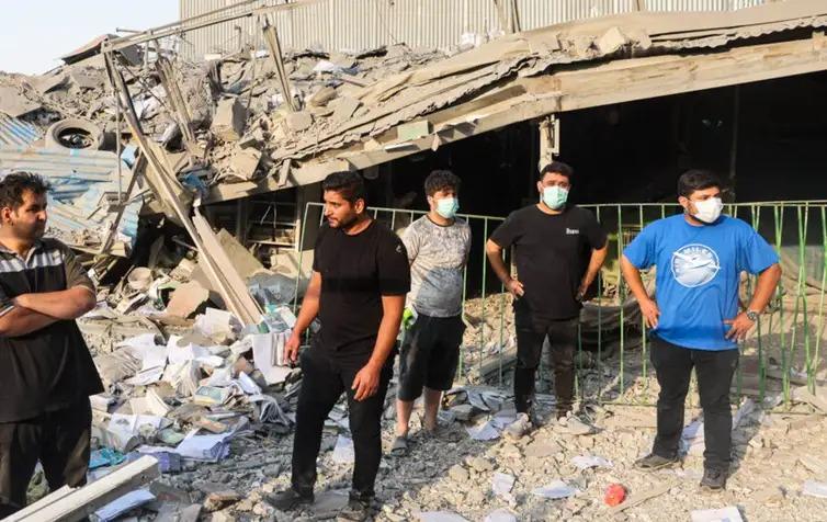 Prédios danificados em Teerã após ataques israelenses na sexta-feira (Agência de Notícias da republica Islâmica)