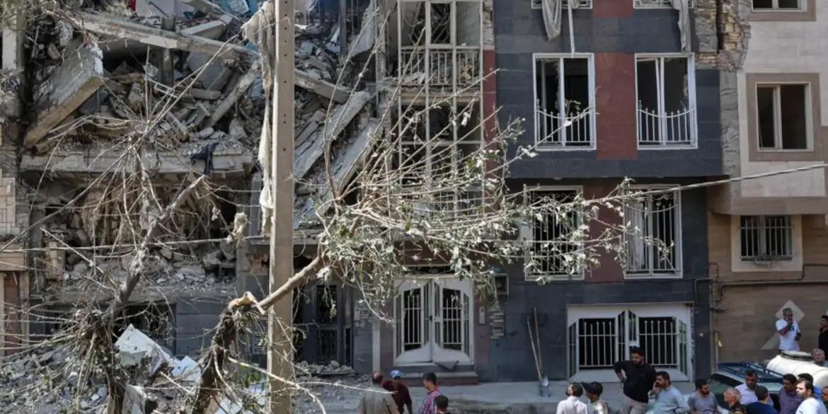 Para o pesquisador, por enquanto, o governo norte-americano vai tentar se escudar mais nessas missões de bombardeio, seja por caças ou mísseis cruzeiro (Agência de Notícias da republica Islâmica)