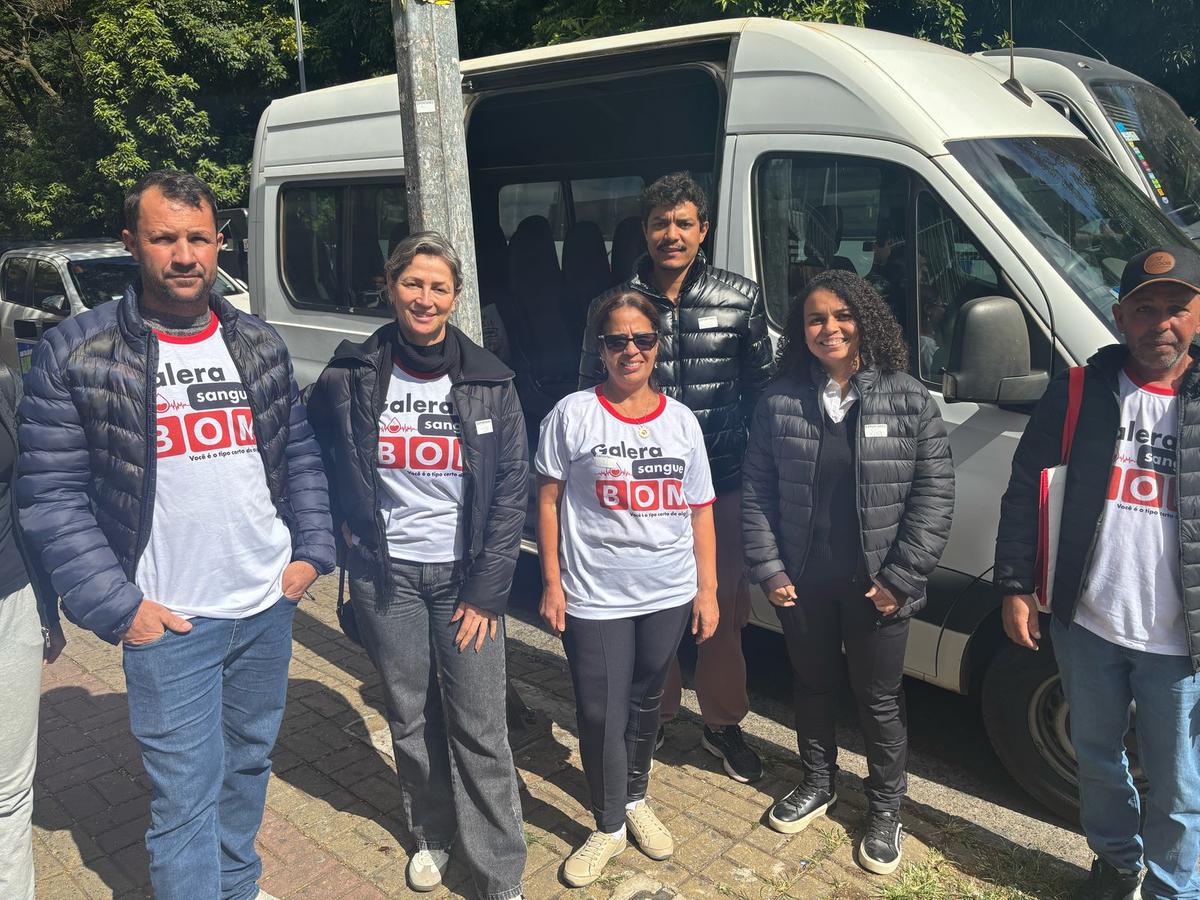 Turma que viajou de Entre Rios para doar sangue em BH (Bernardo Haddad / Hoje em Dia)