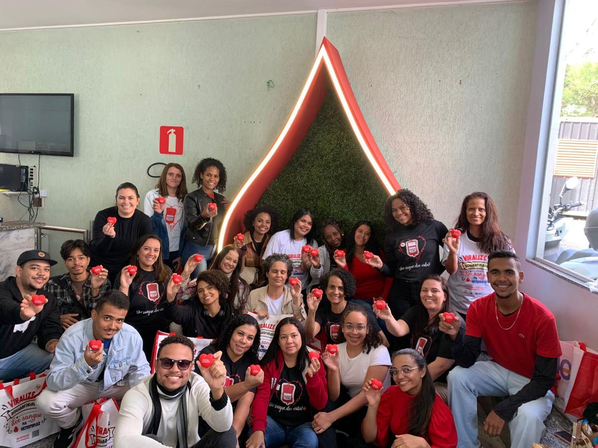 Caravana veio de Contagem com 30 doadores de sangue (Reprodução/ Salvos para Salvar)