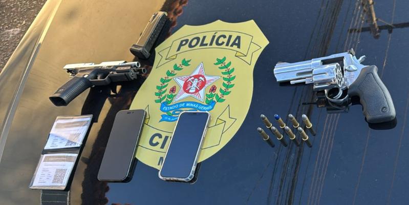 Ocorrência teve início quando os ocupantes do automóvel clonado tentaram fugir ao se depararem com uma viatura caracterizada da PCMG (Divulgação/PCMG)